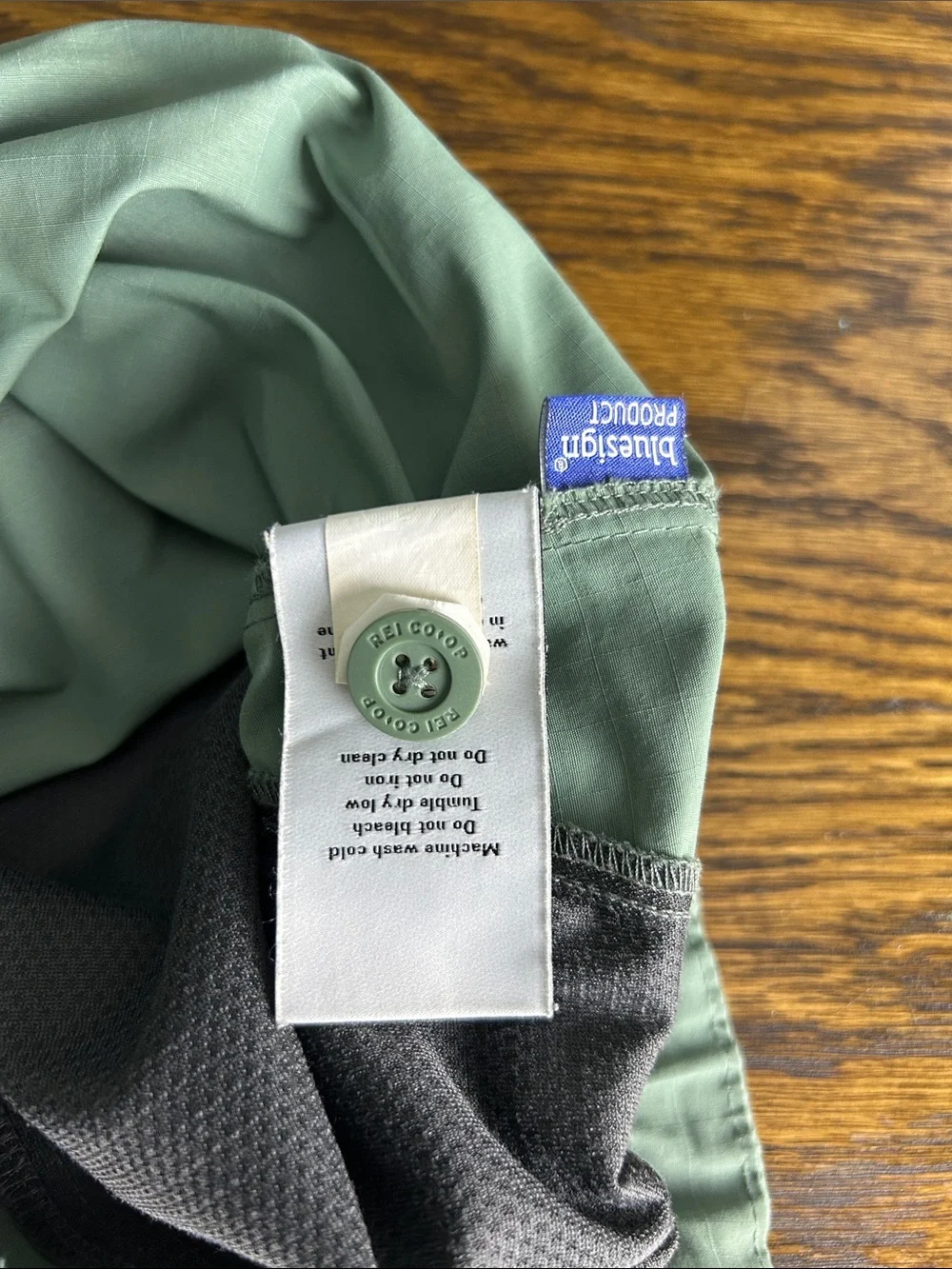 REI Co-op Women's Sage Green Hiking  Shorts SIZE MEDIUM